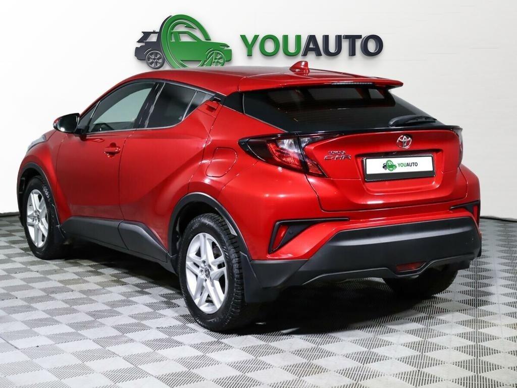 Toyota C-HR 2020, красный