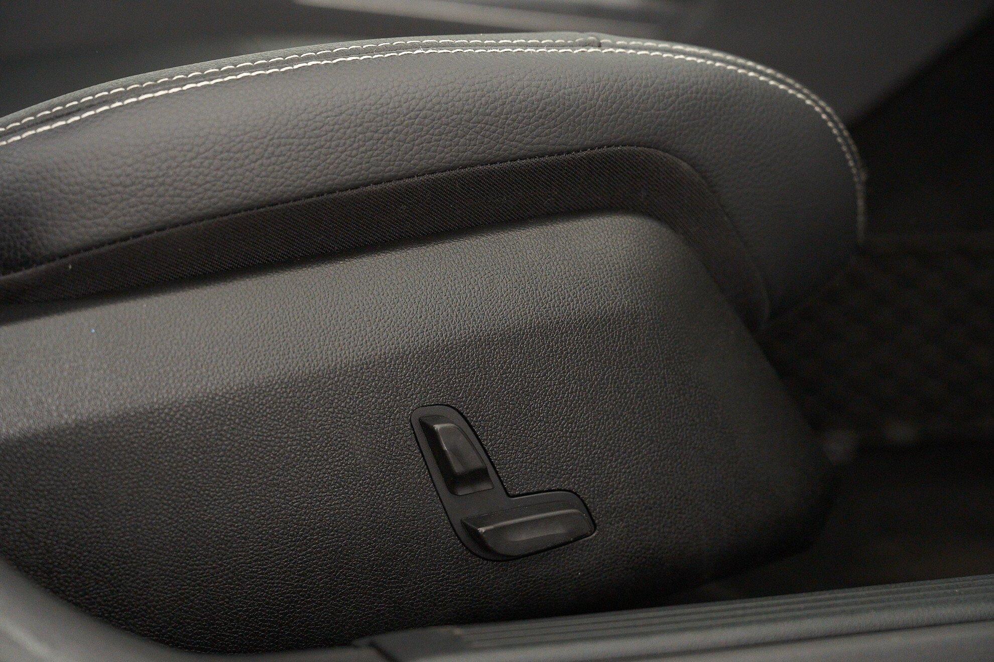 Mercedes-Benz E-Класс 2011, белый