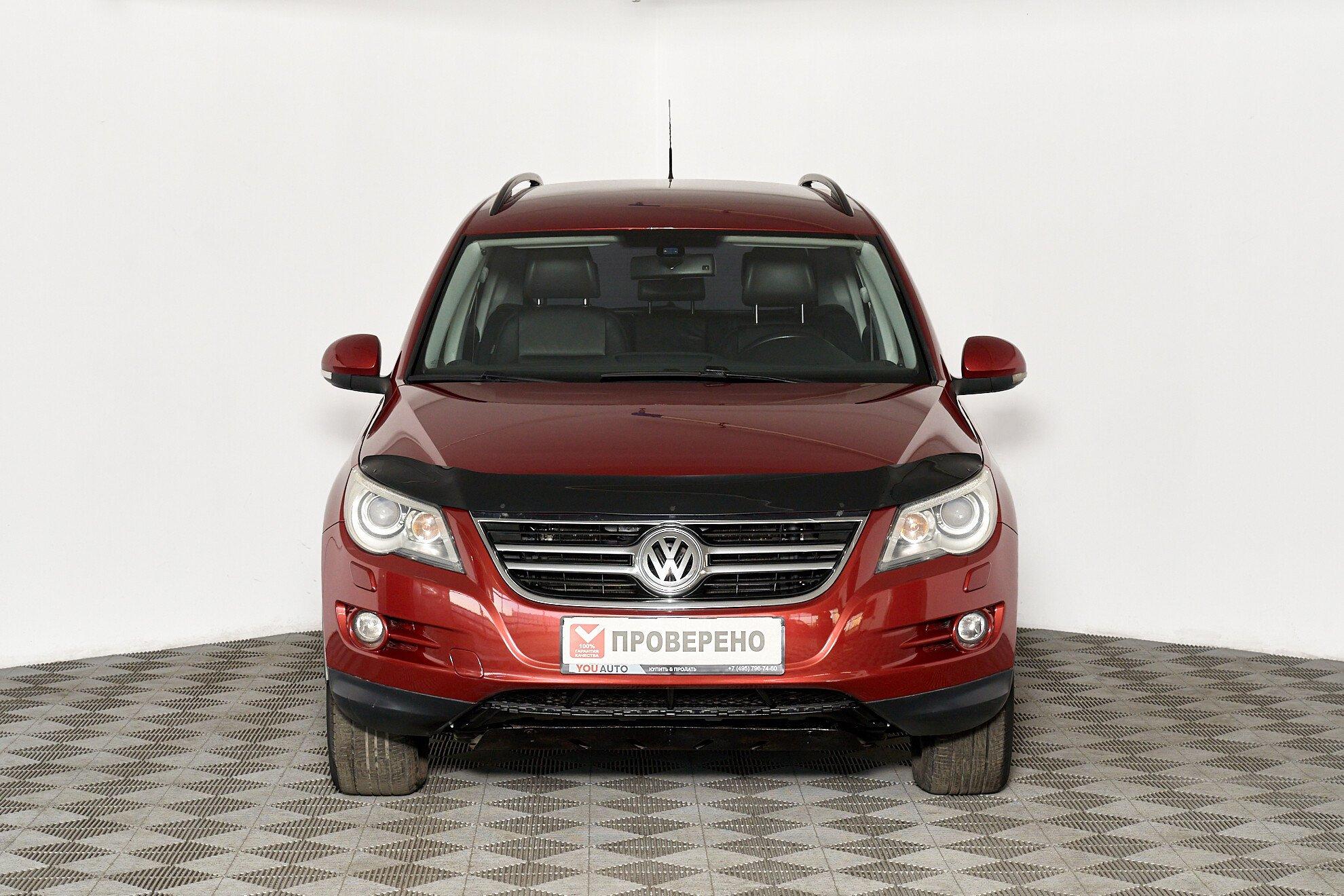 Volkswagen Tiguan 2009, красный