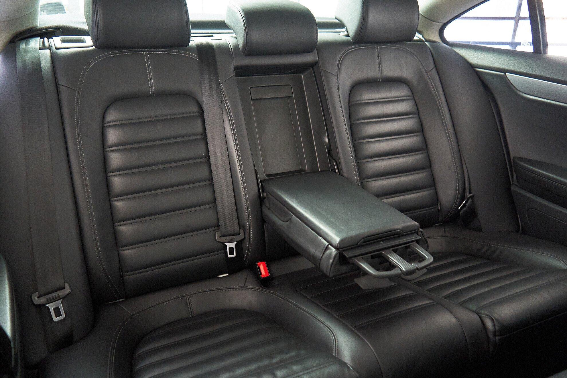 Volkswagen Passat CC 2012, белый