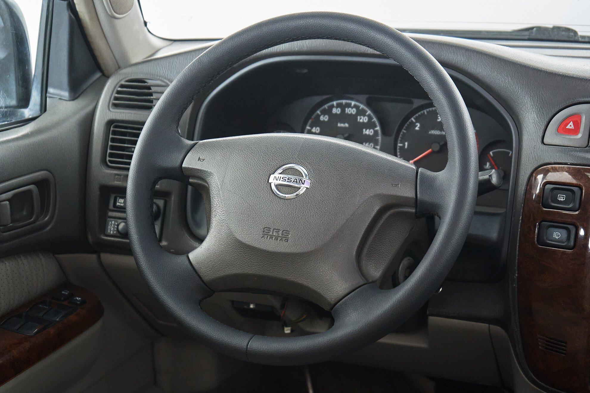 Nissan Patrol 2004, синий