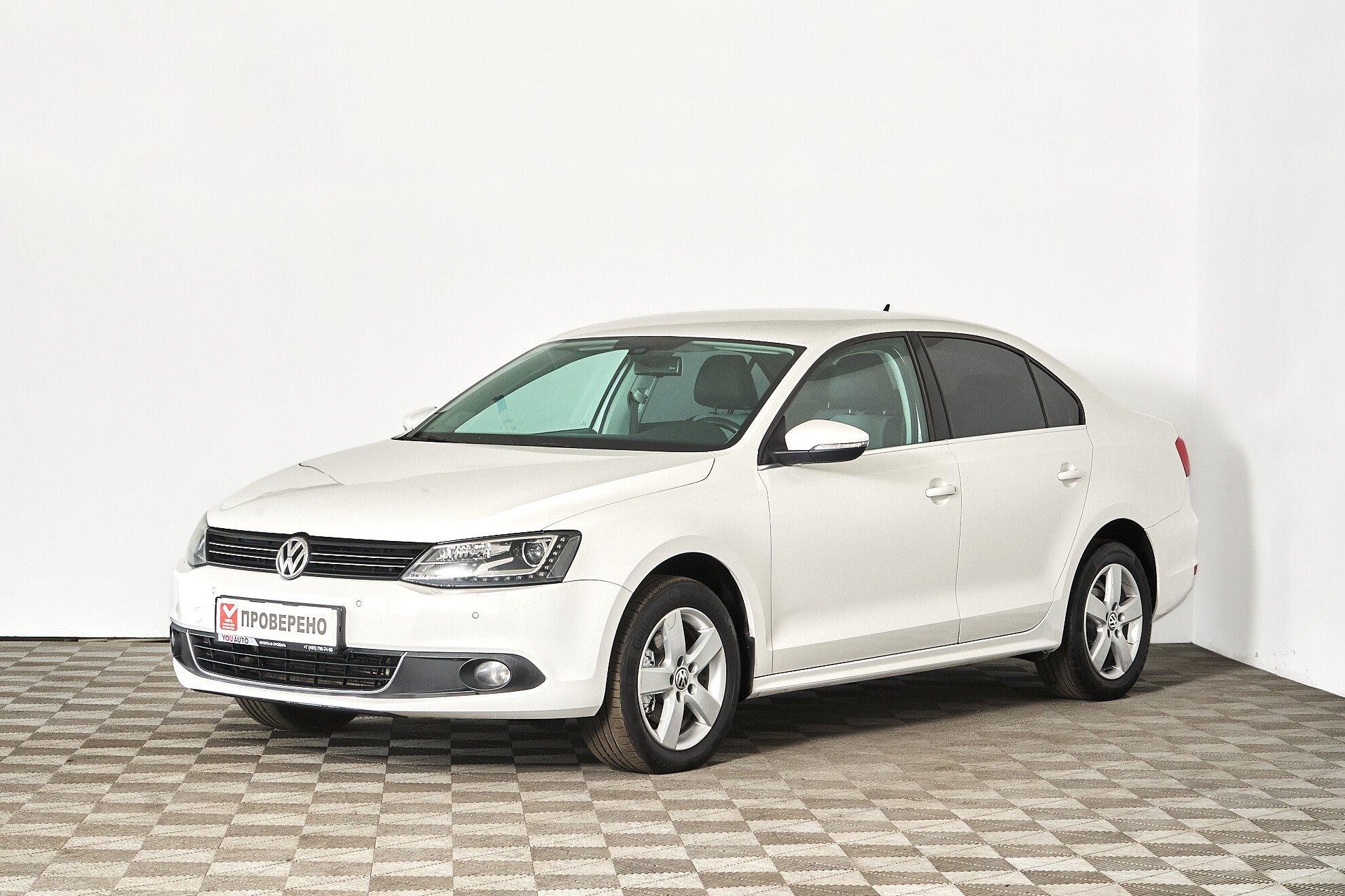 Volkswagen Jetta 2014, белый
