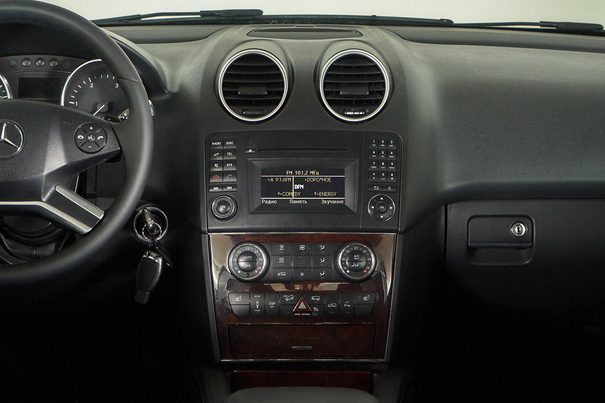 Mercedes-Benz M-Класс 2008, черный