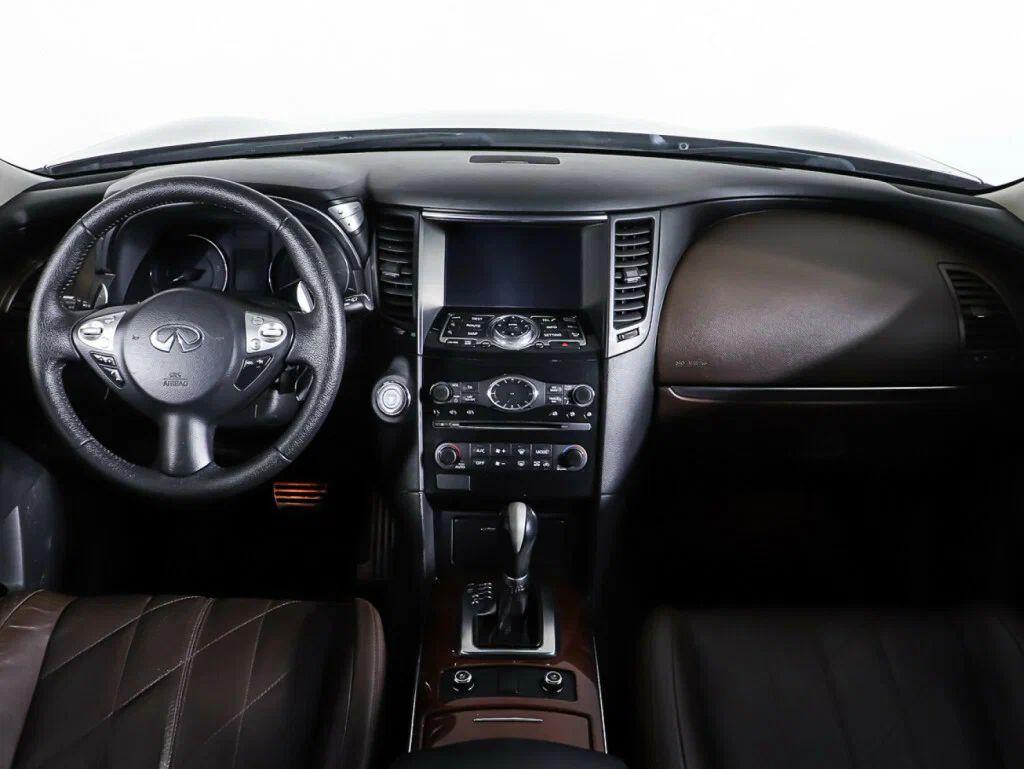 Infiniti QX70 2016, черный