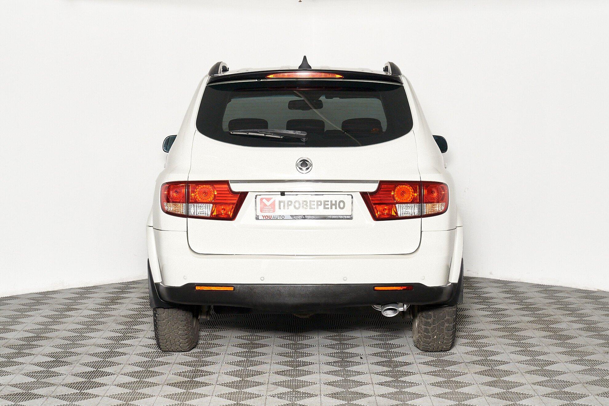 SsangYong Kyron 2013, белый