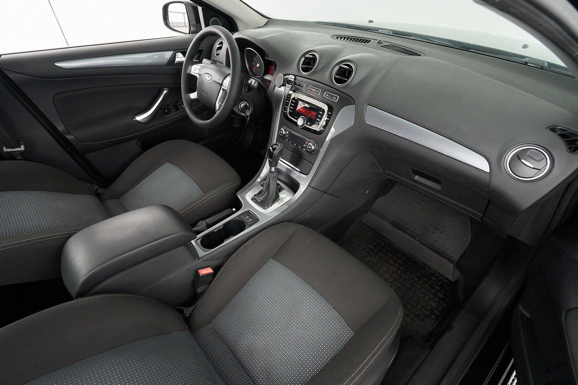 Ford Mondeo 2011, черный