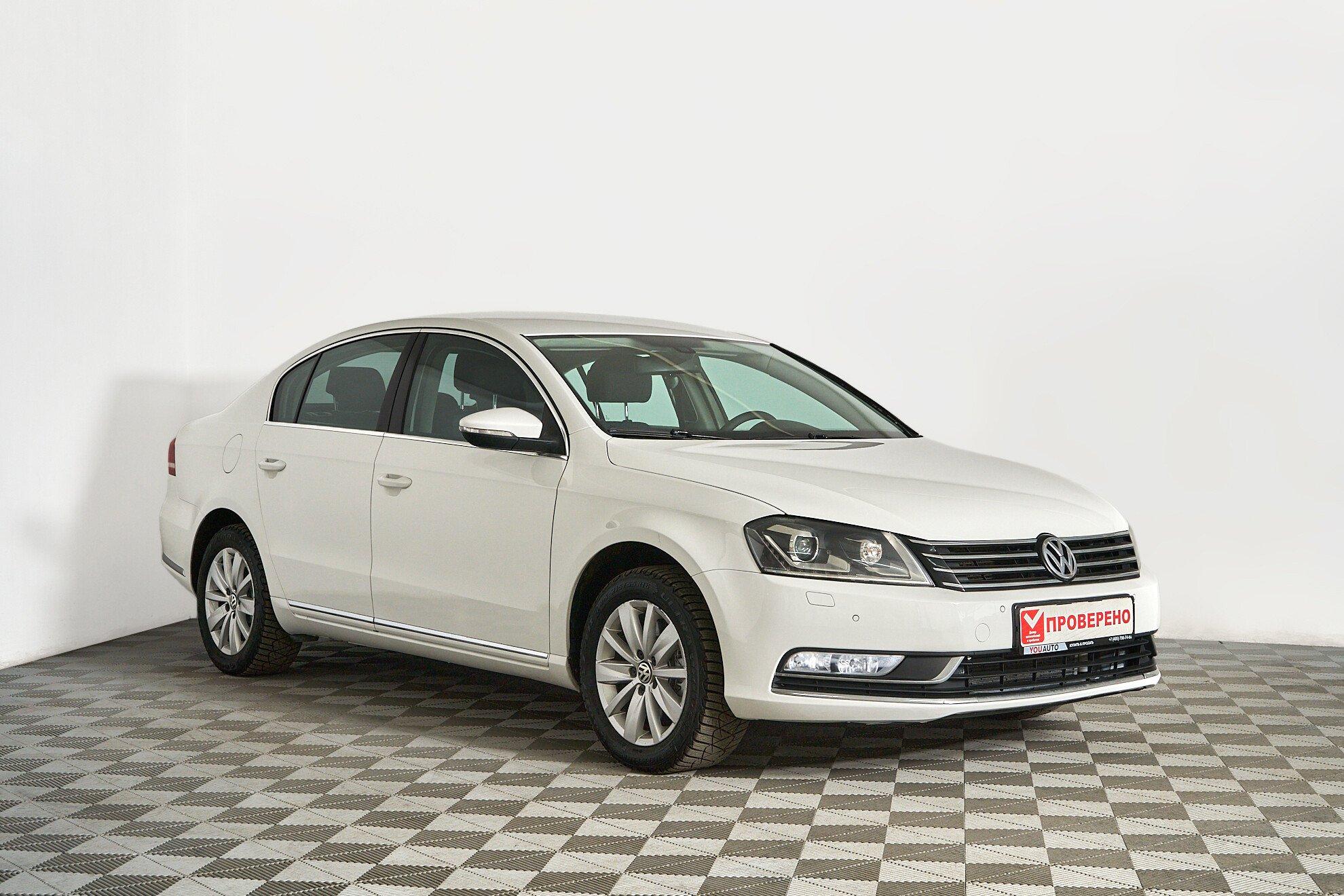 Volkswagen Passat 2011, белый