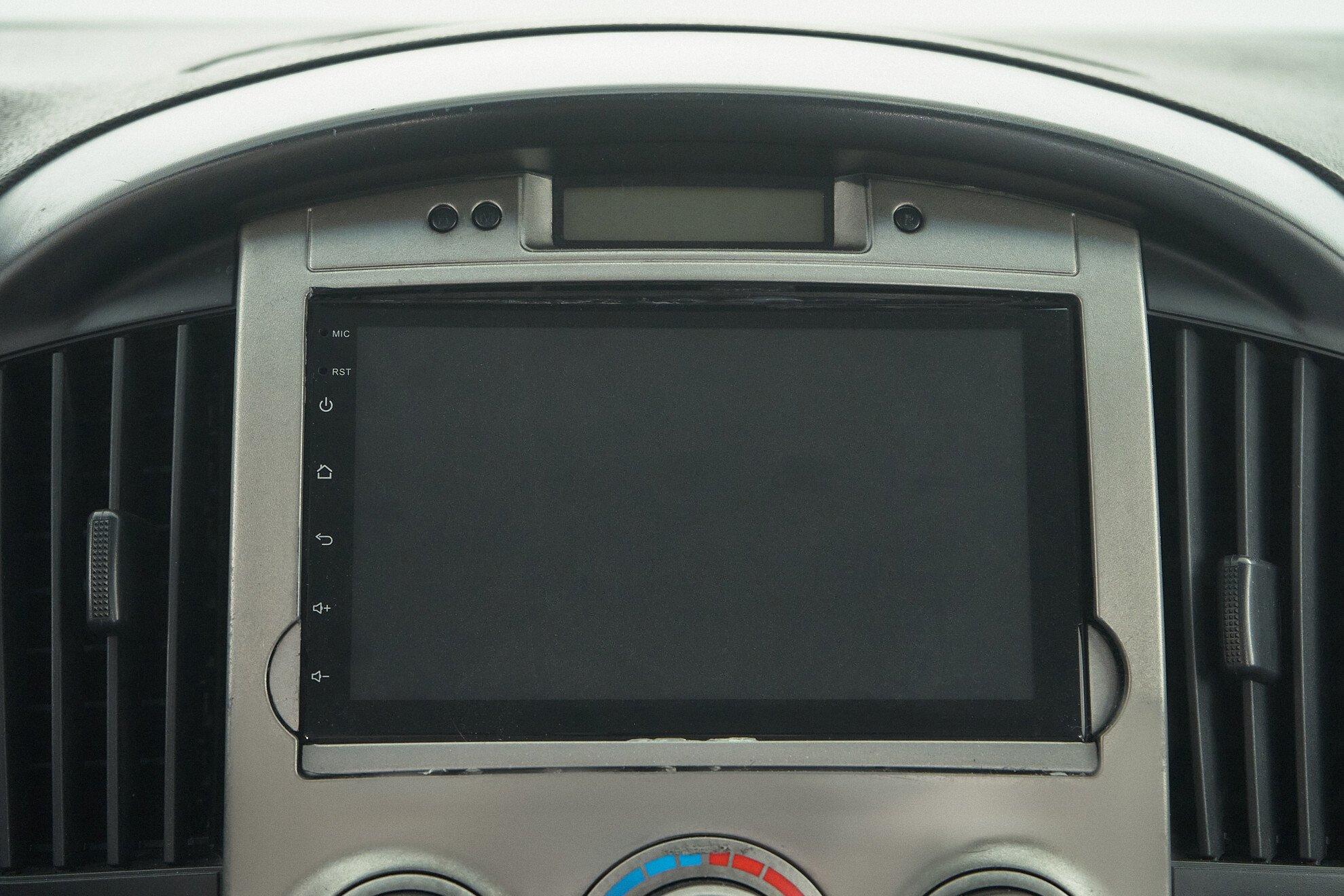 Hyundai Grand Starex 2013, серебряный