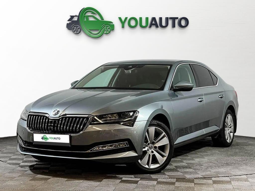 Skoda Superb 2020, серый