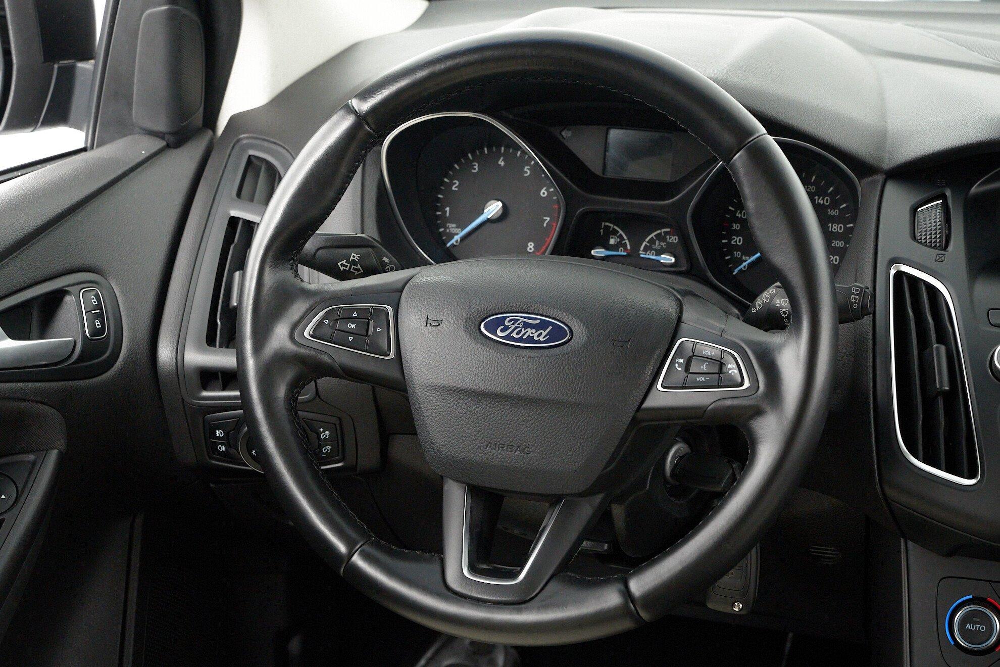 Ford Focus 2018, белый