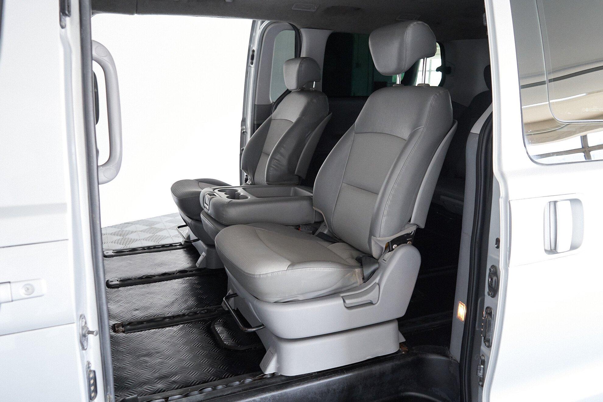 Hyundai Grand Starex 2008, серебряный