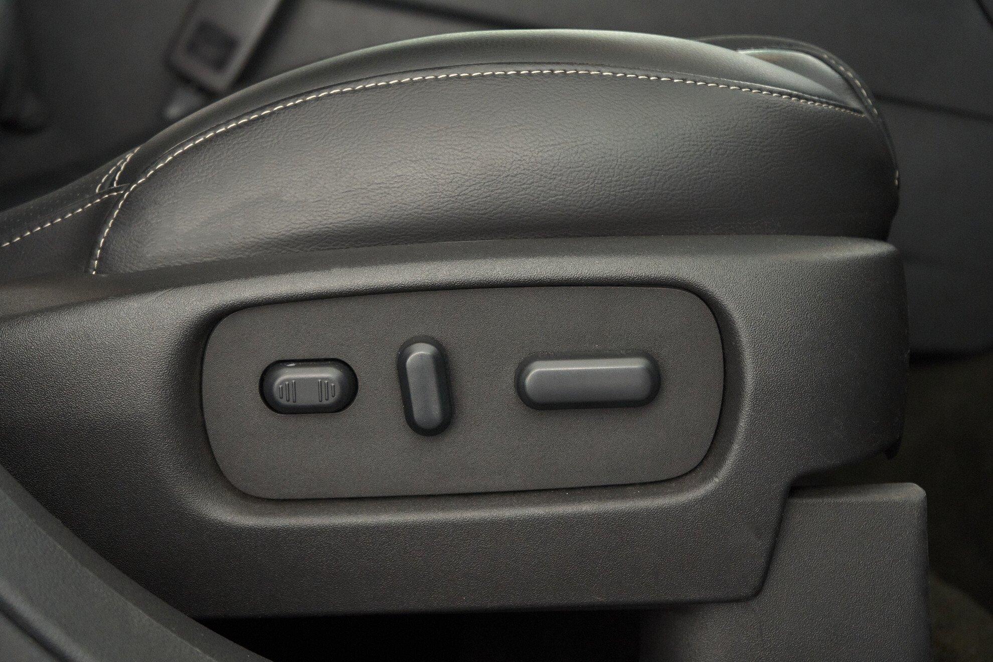Ford Explorer 2014, черный