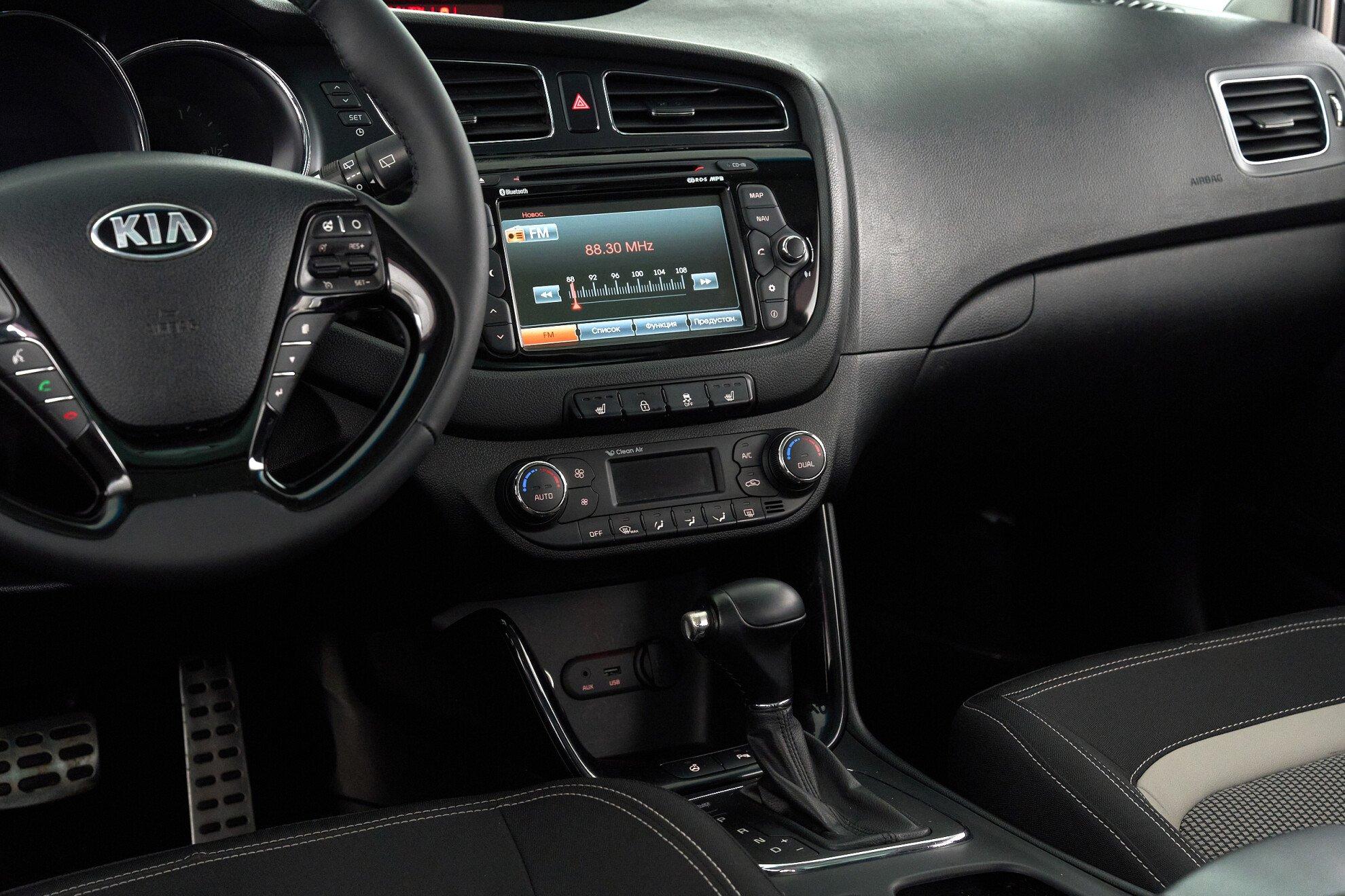 Kia Ceed 2014, коричневый