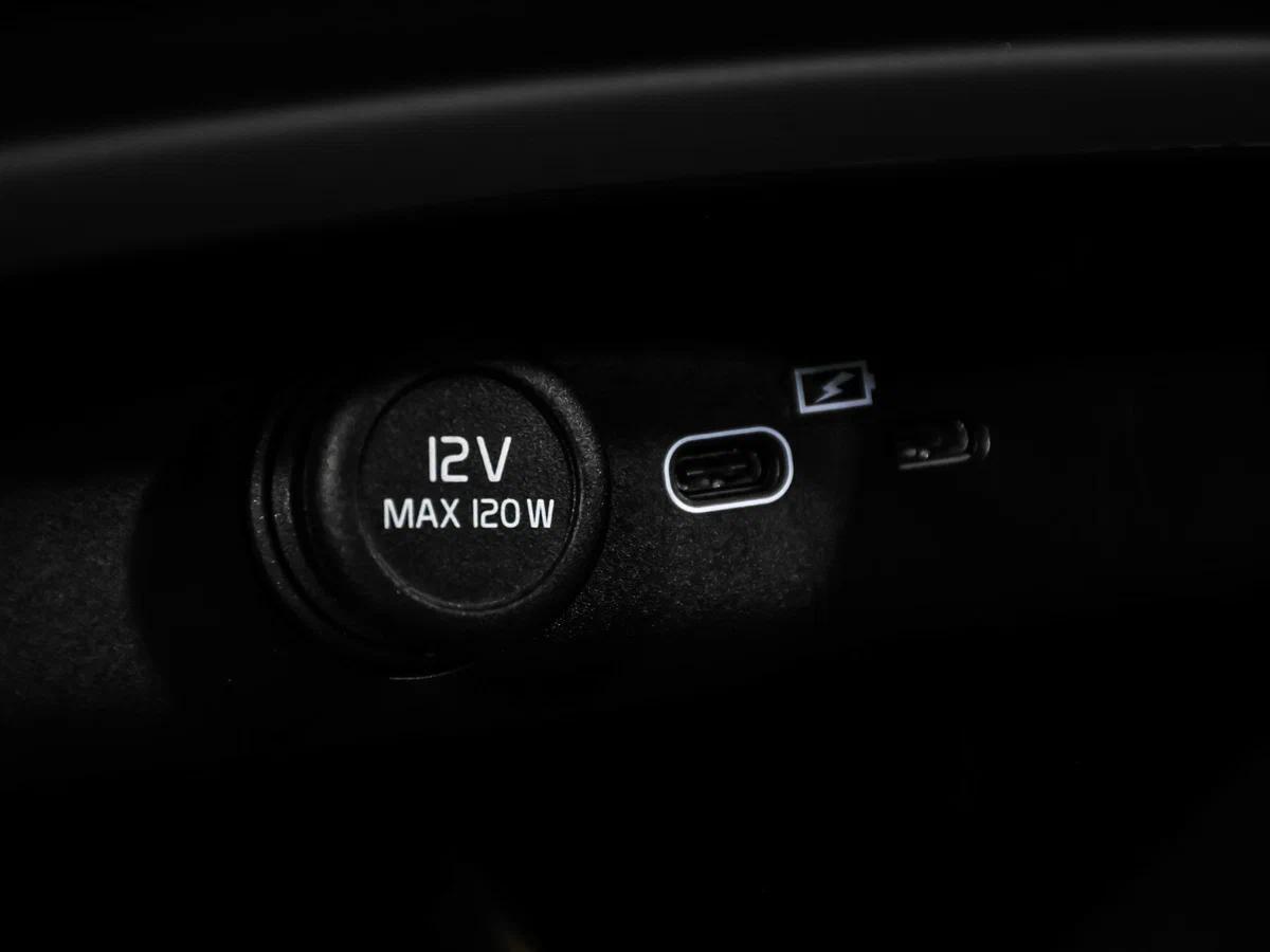 Volvo XC40 2023, серый