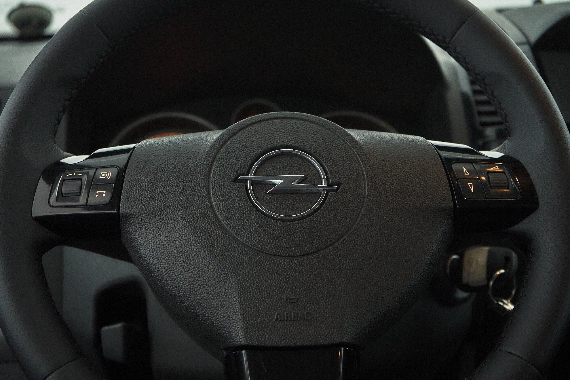 Opel Zafira 2011, серый