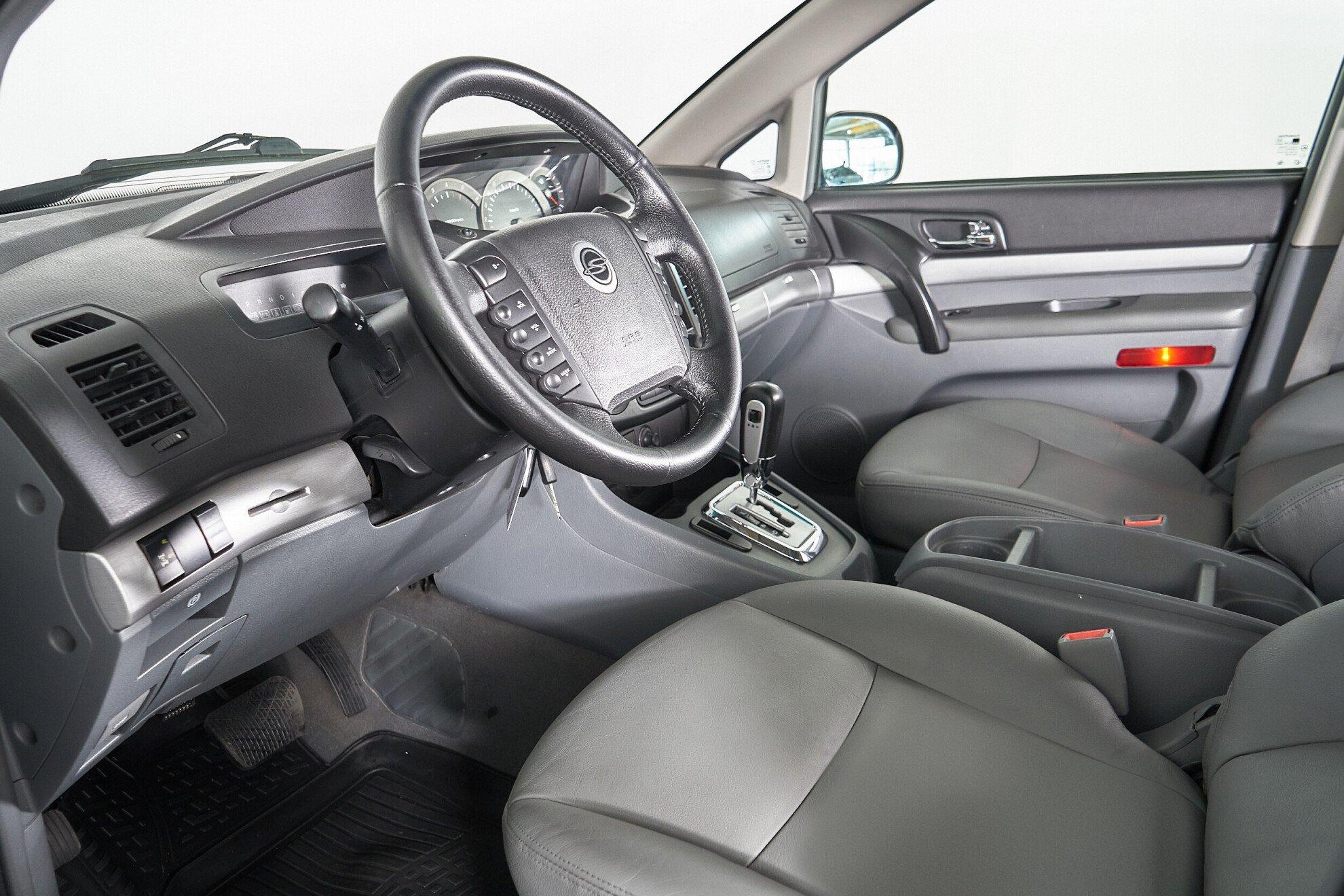 SsangYong Rodius 2011, черный