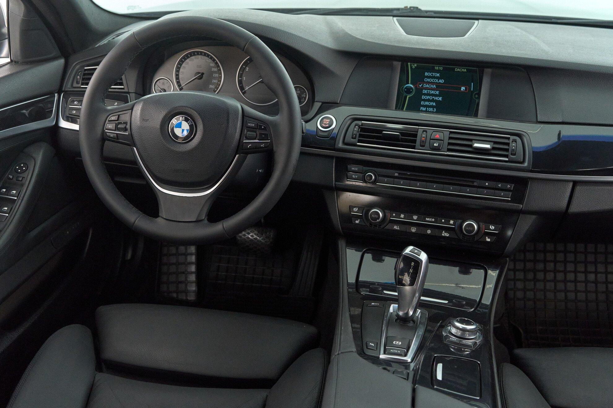 BMW 5 серии 2012, черный