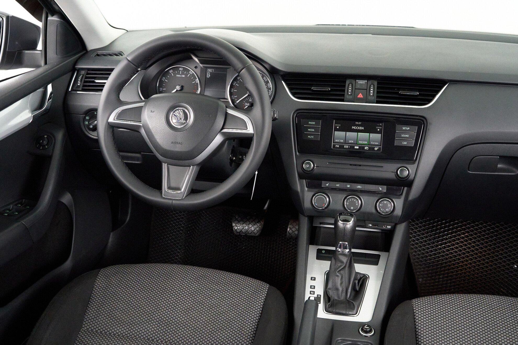 Skoda Octavia 2014, серый