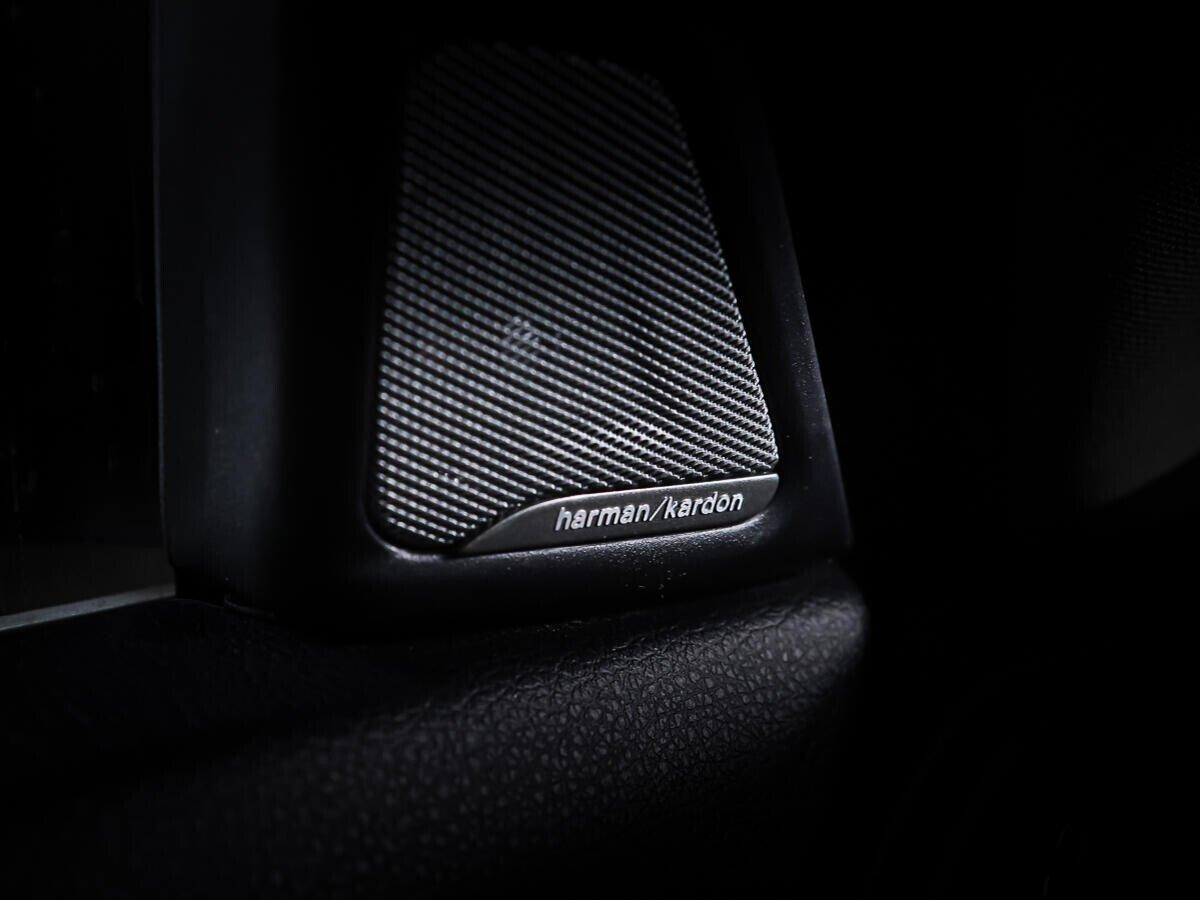 BMW 5 серии 2012, белый