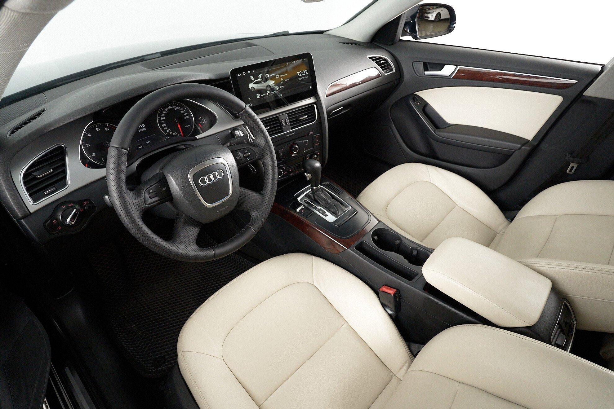 Audi A4 2010, синий