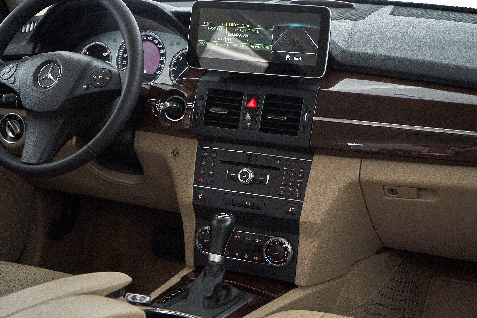 Mercedes-Benz GLK-Класс 2010, коричневый