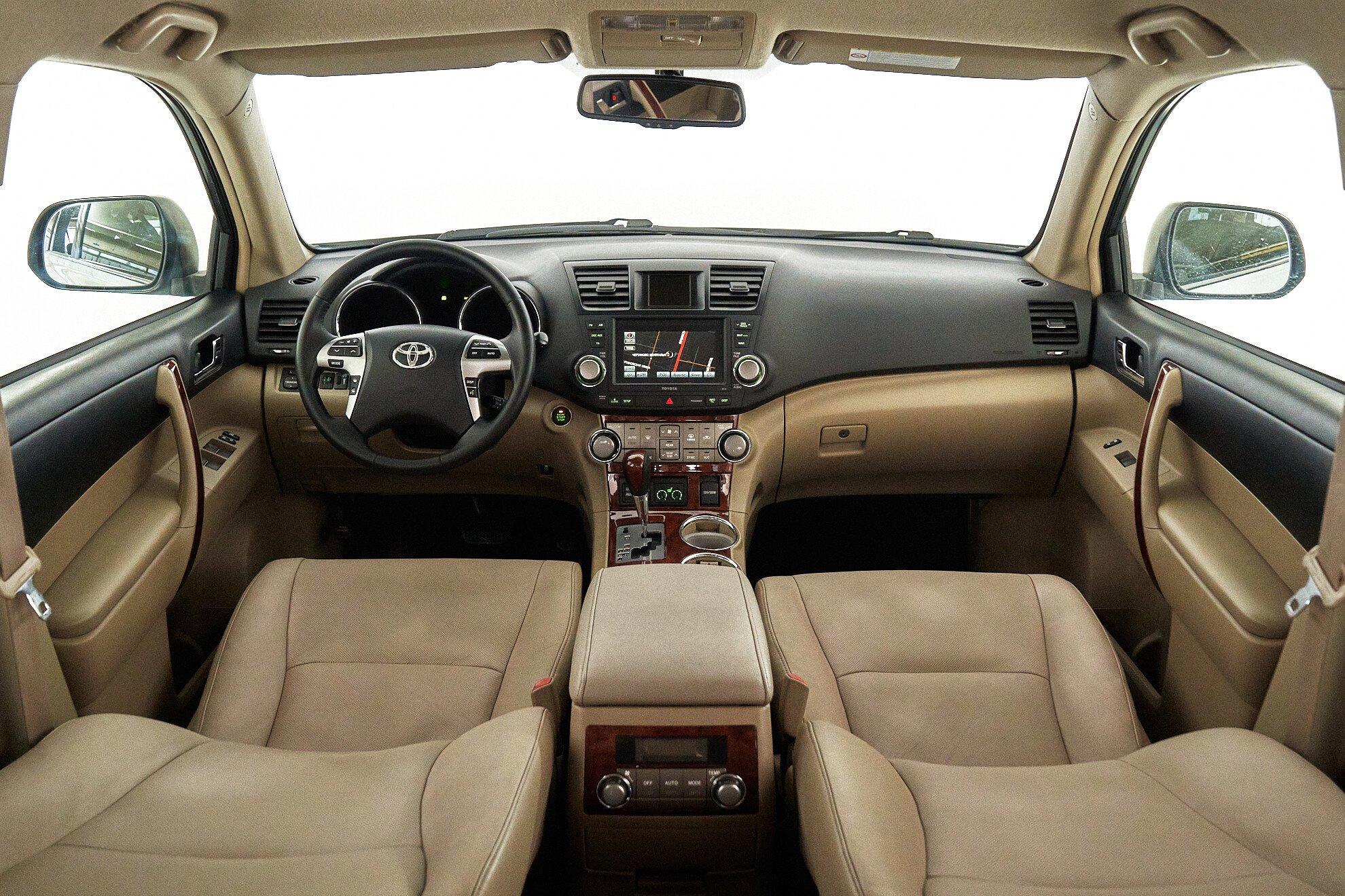 Toyota Highlander 2012, белый