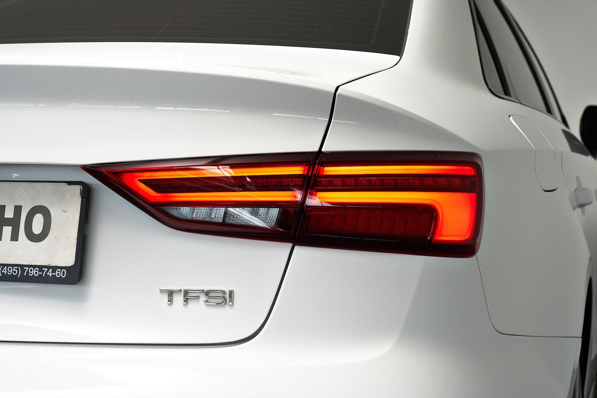 Audi A3 2018, белый