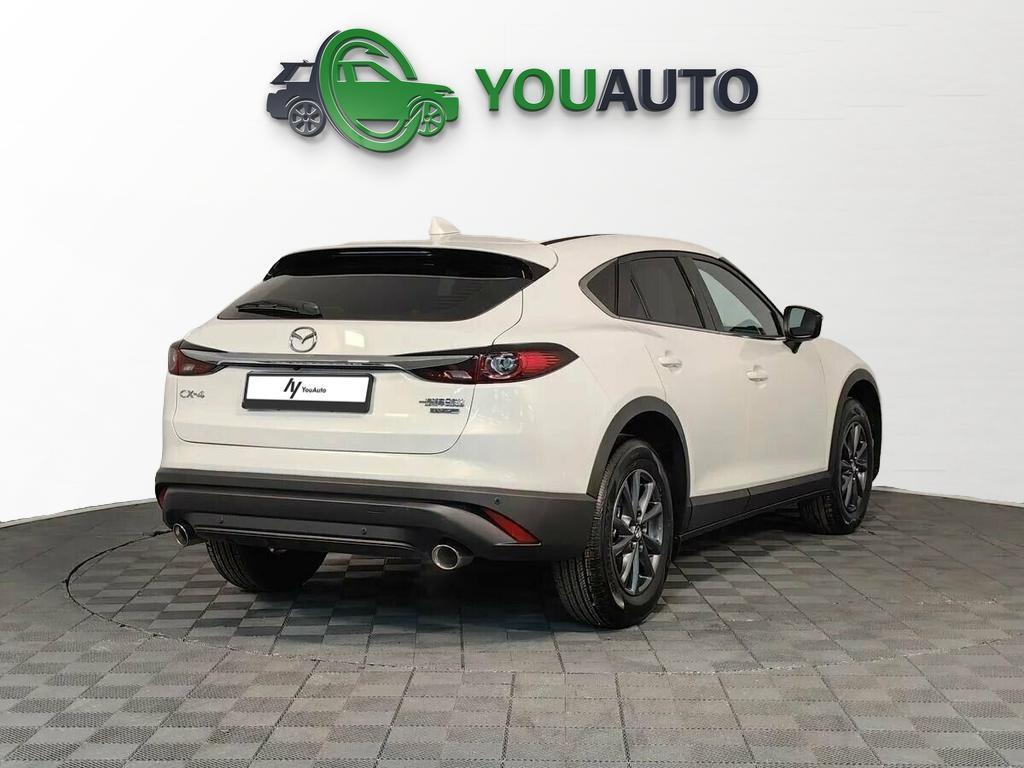 Mazda CX-4 2022, белый