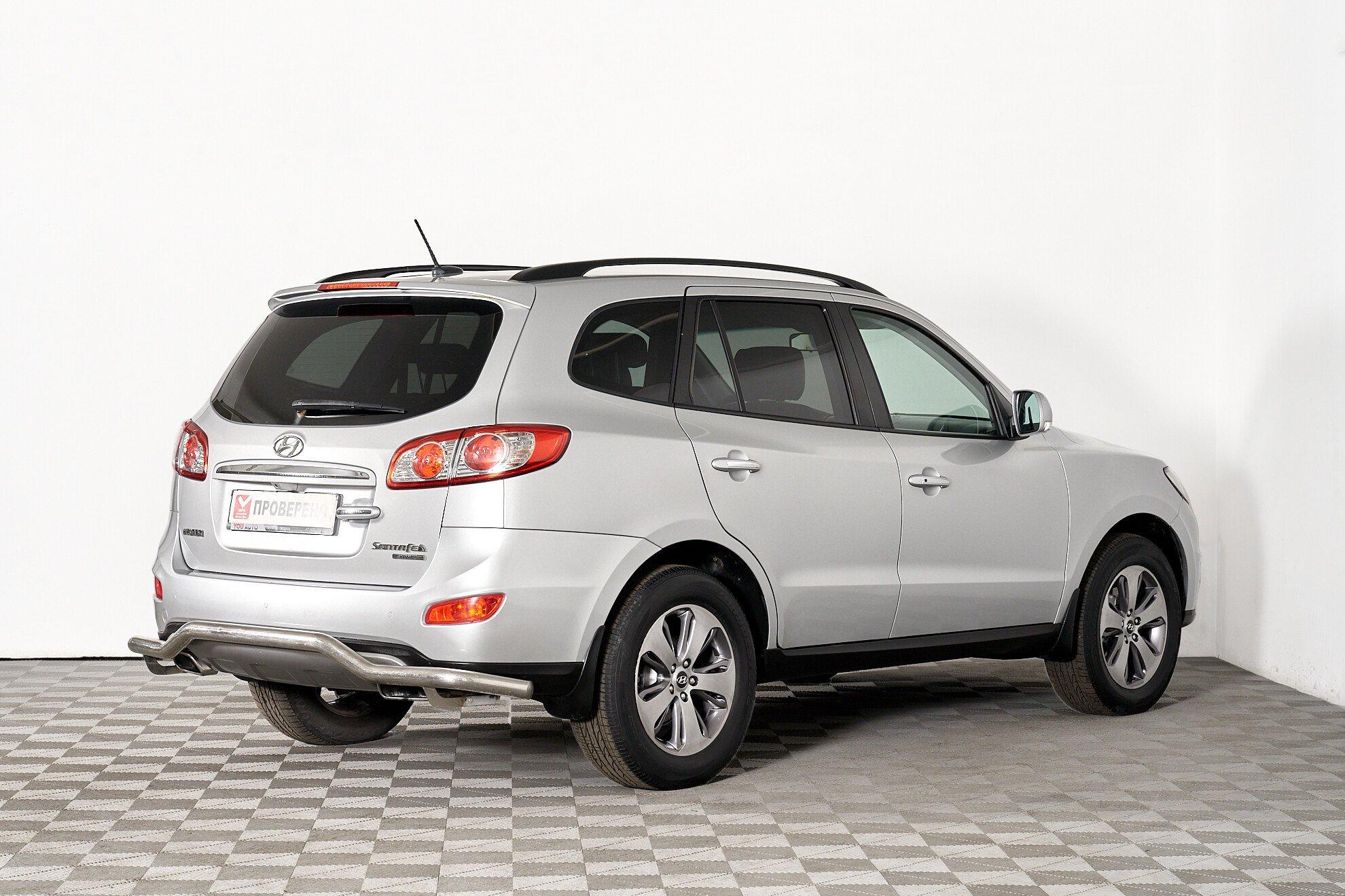 Hyundai Santa Fe 2011, серебряный