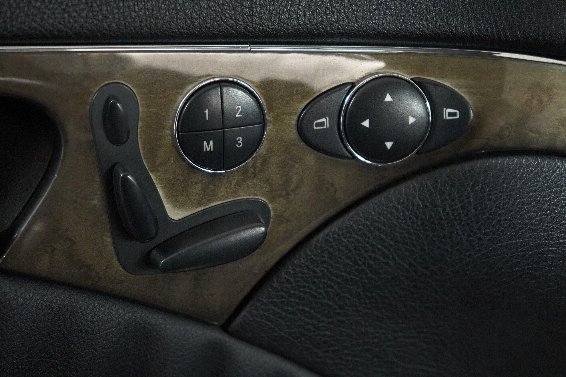 Mercedes-Benz E-Класс 2008, черный