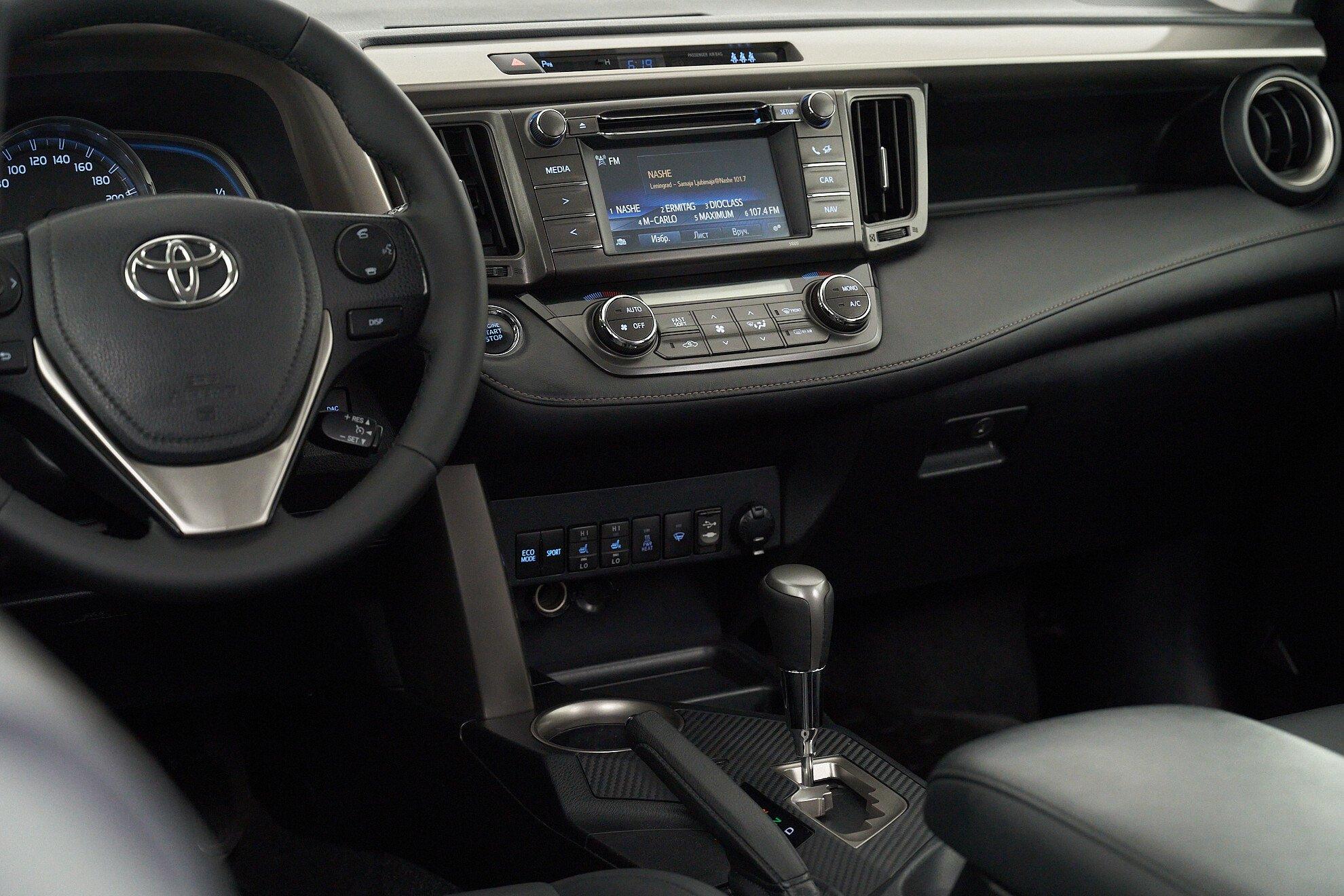 Toyota RAV4 2013, черный