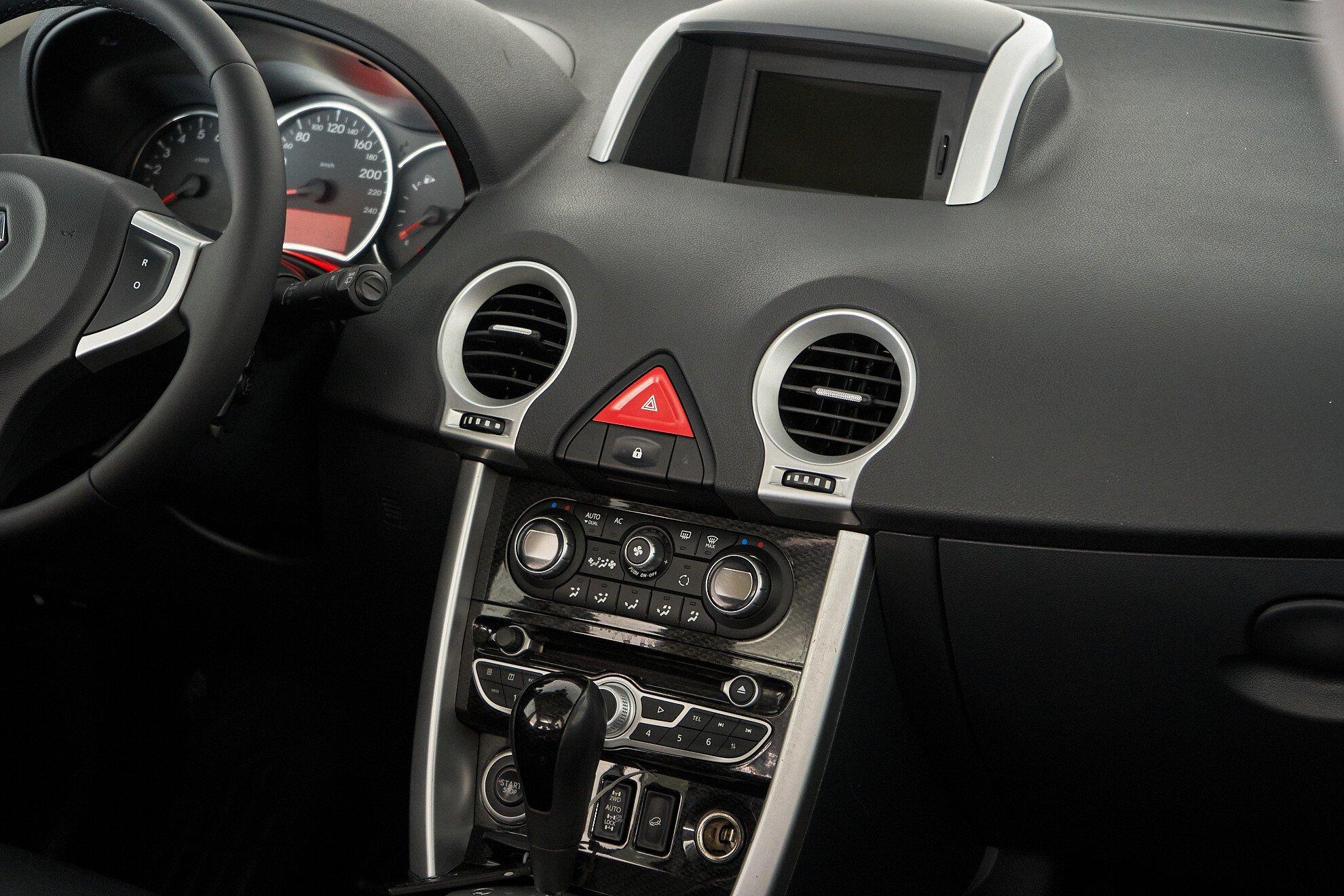Renault Koleos 2011, белый