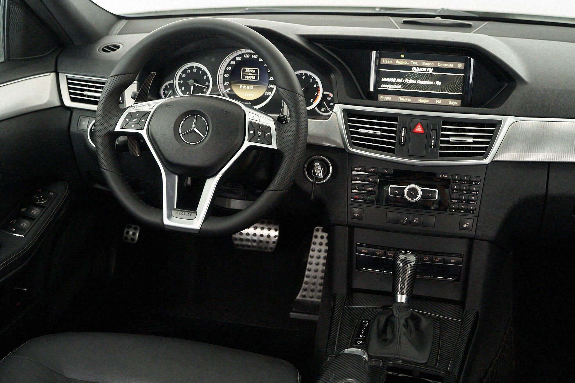 Mercedes-Benz E-Класс 2011, белый