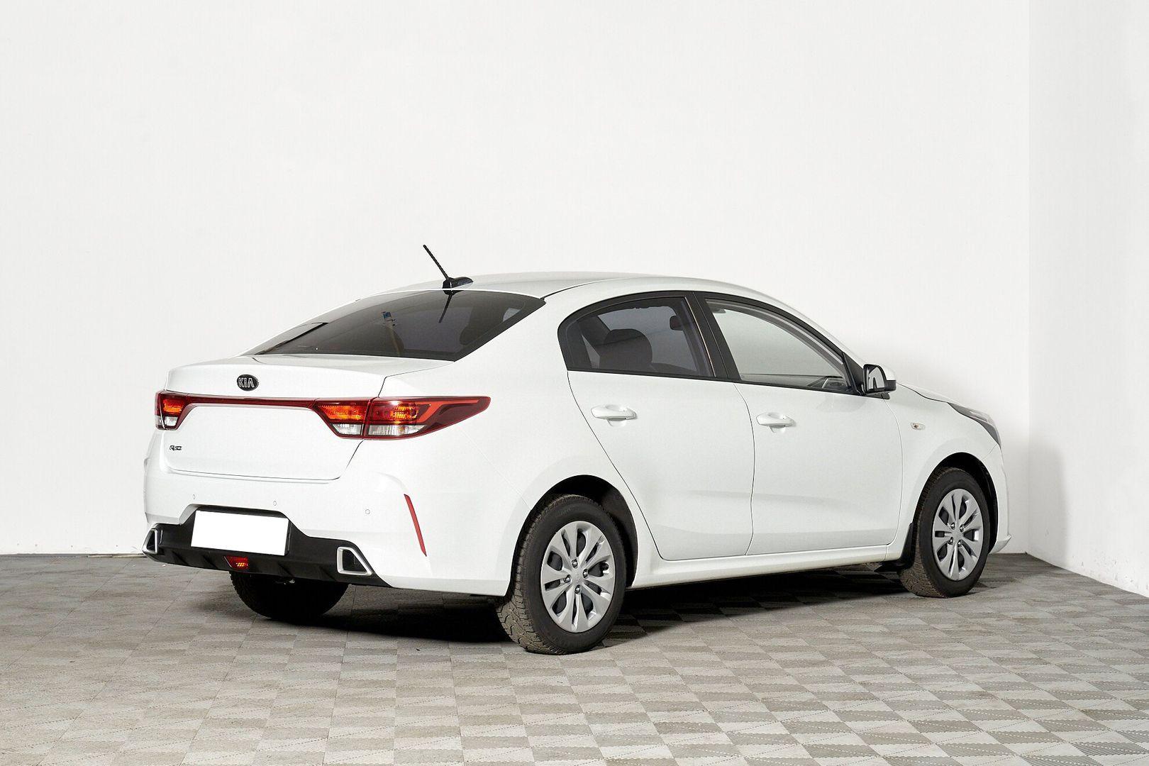 Kia Rio 2022, белый