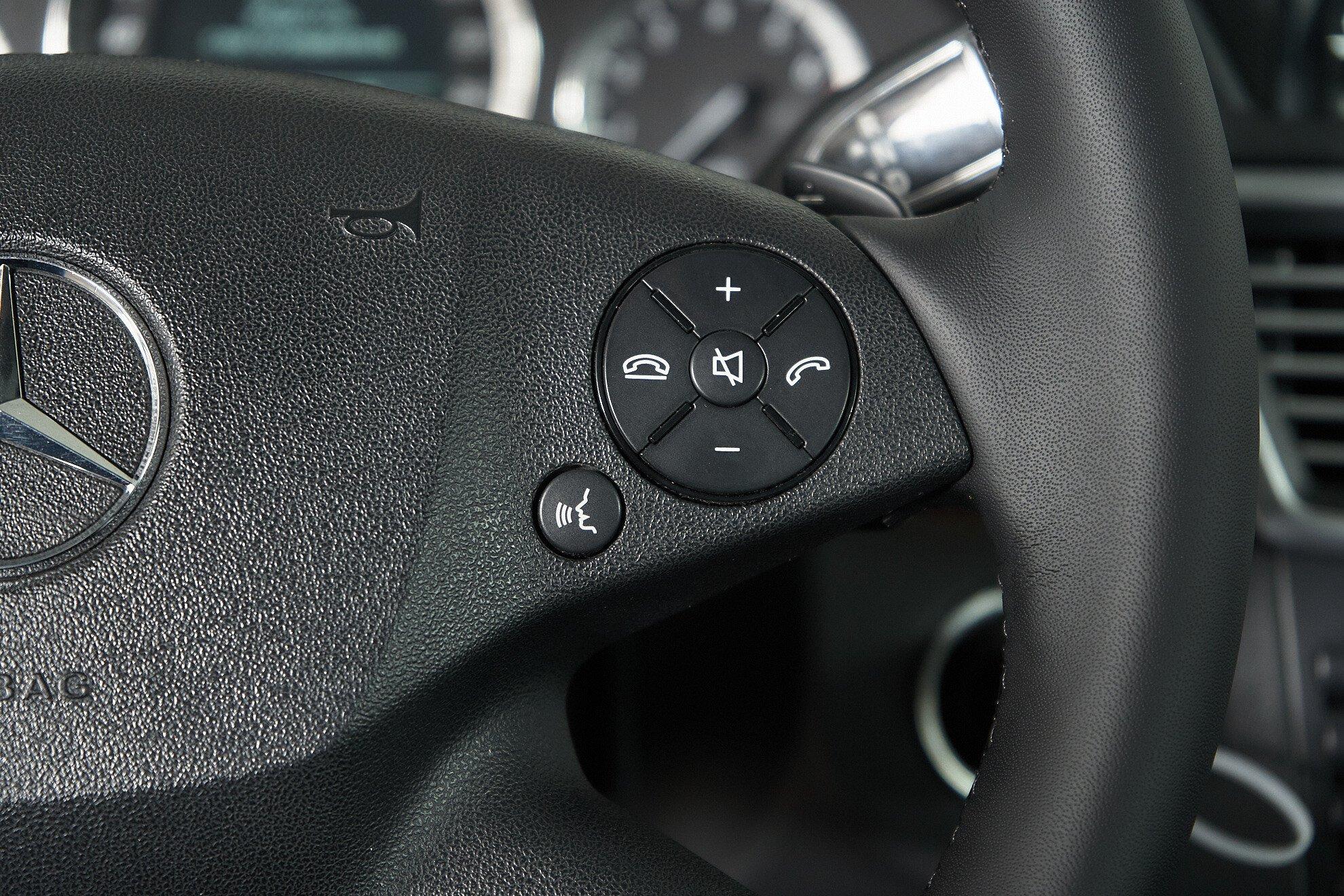 Mercedes-Benz E-Класс 2011, черный