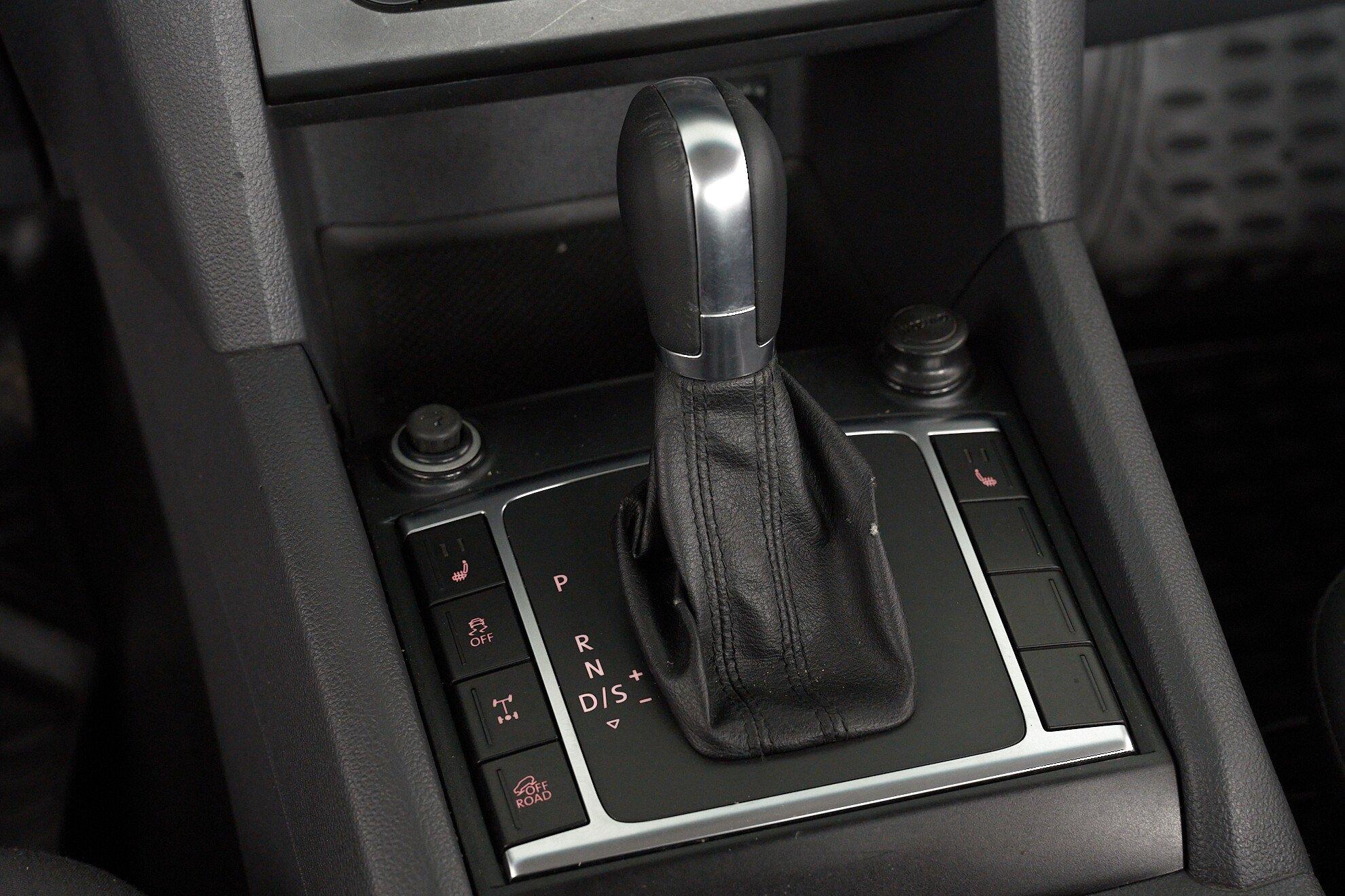 Volkswagen Amarok 2013, серебряный