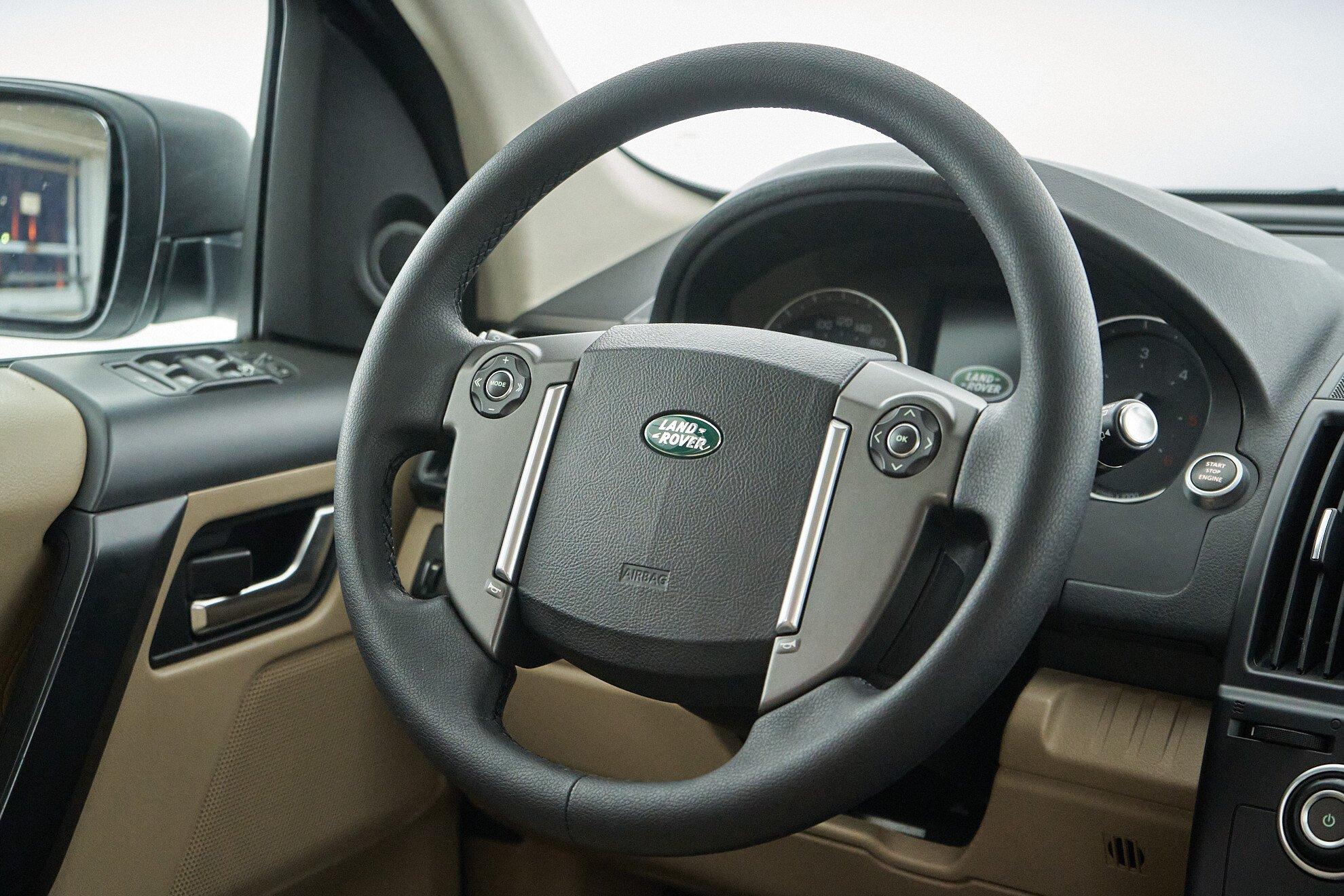 Land Rover Freelander 2013, белый