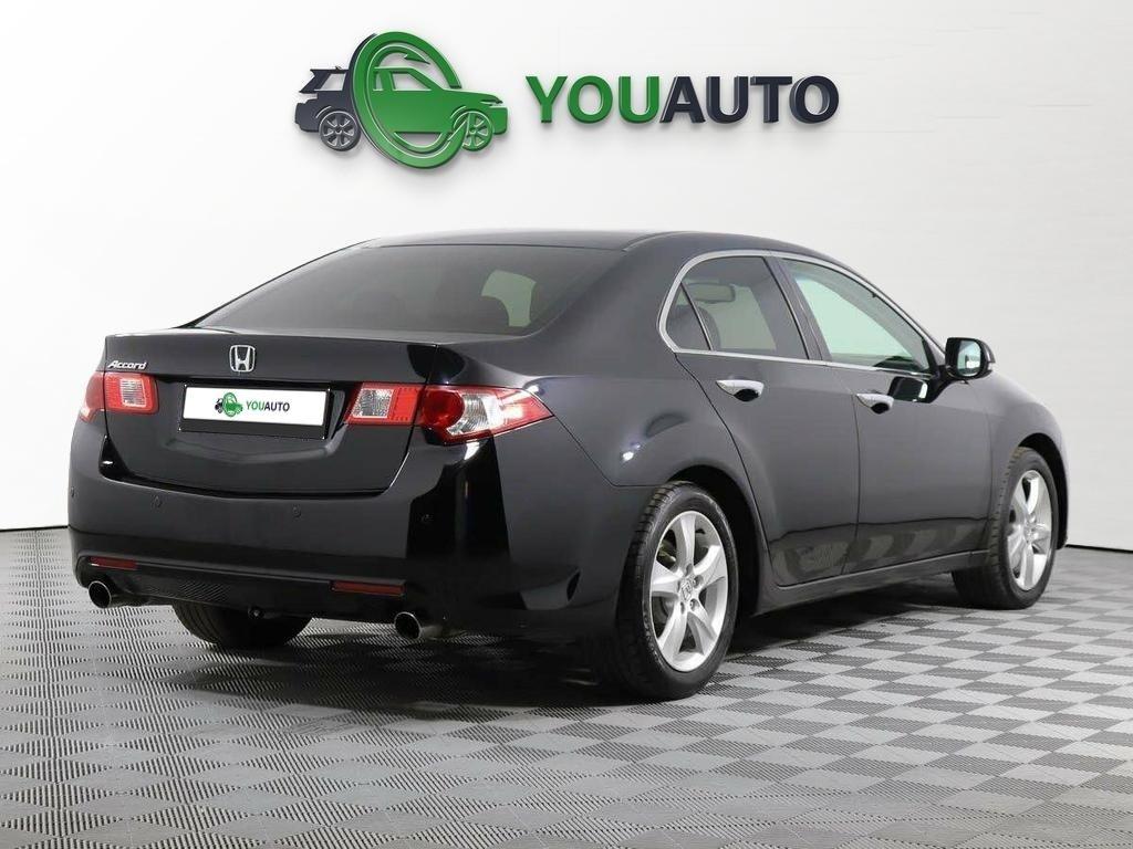 Honda Accord 2010, черный