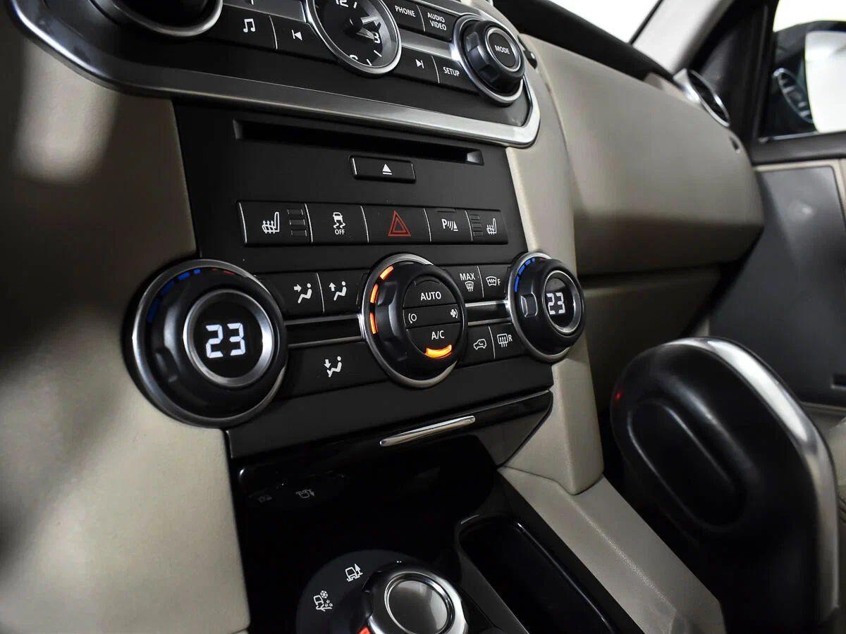 Land Rover Discovery 2011, черный