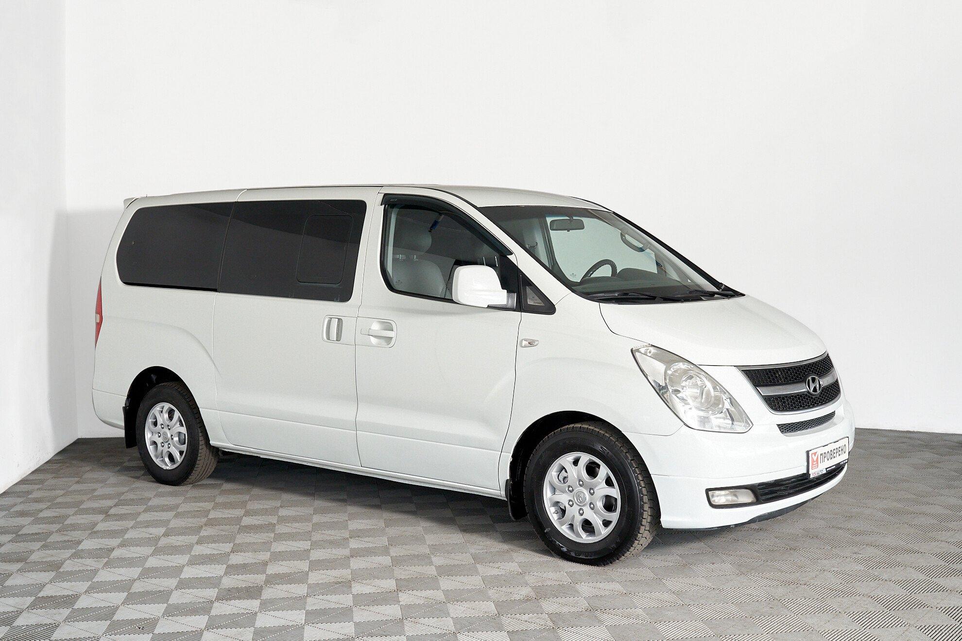 Hyundai Grand Starex 2012, белый