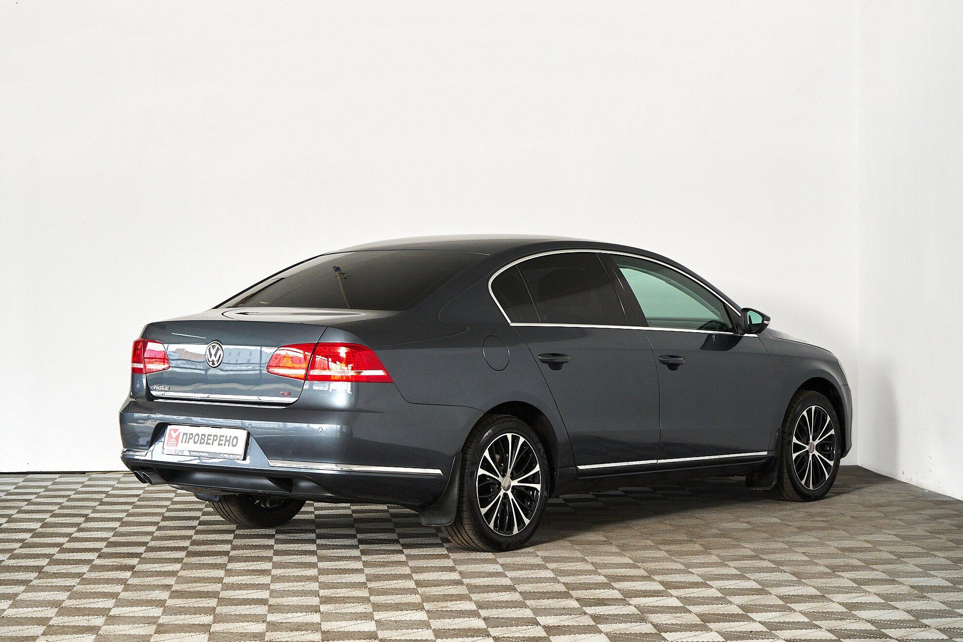 Volkswagen Passat 2012, серый
