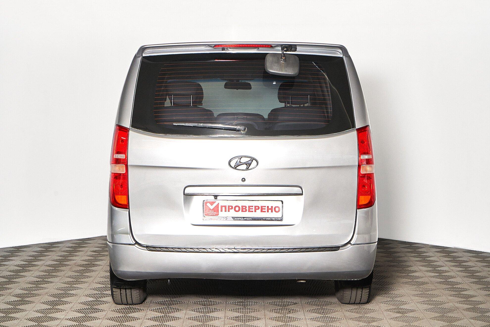 Hyundai Grand Starex 2010, серебряный