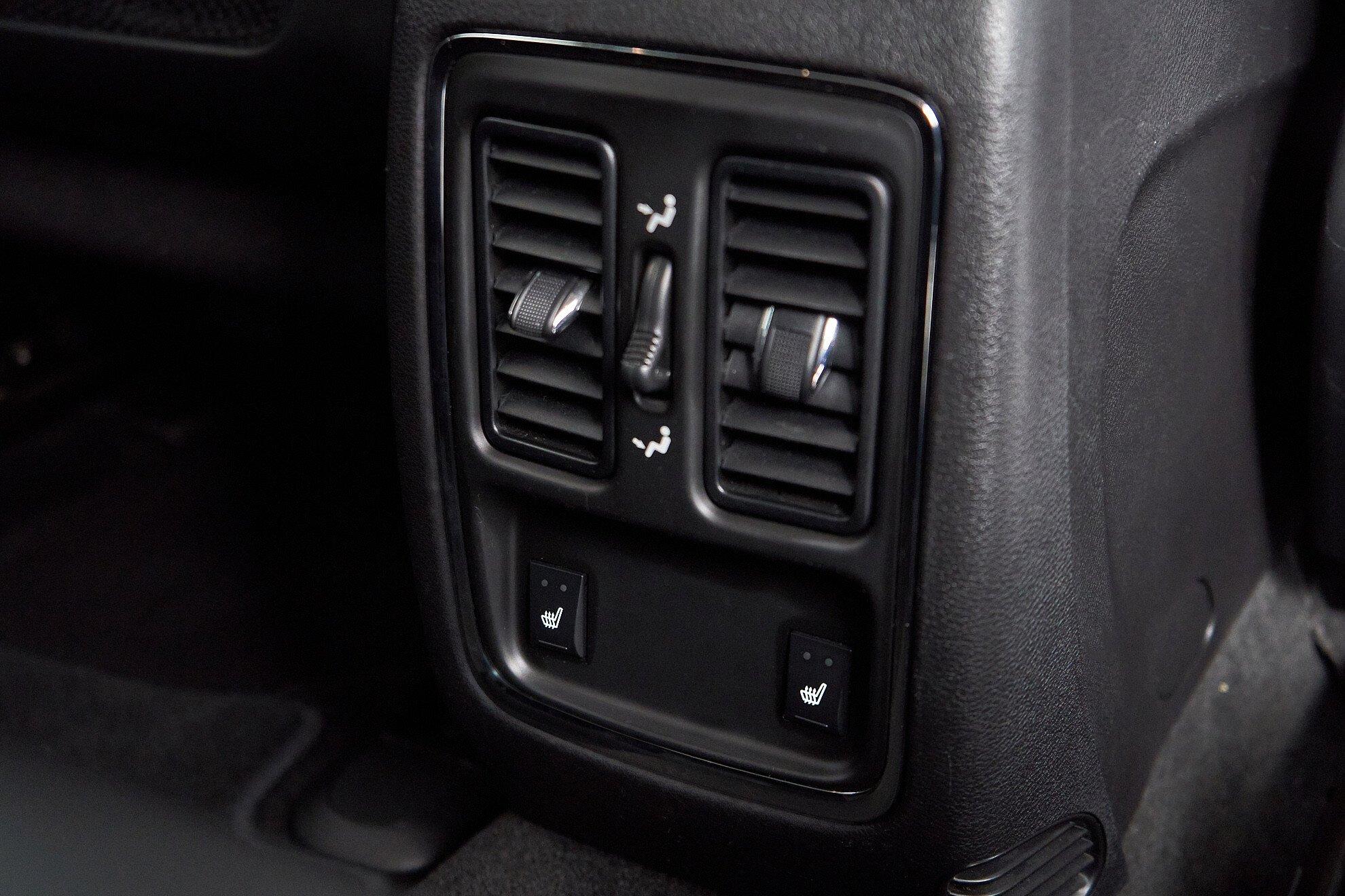 Jeep Grand Cherokee 2012, черный