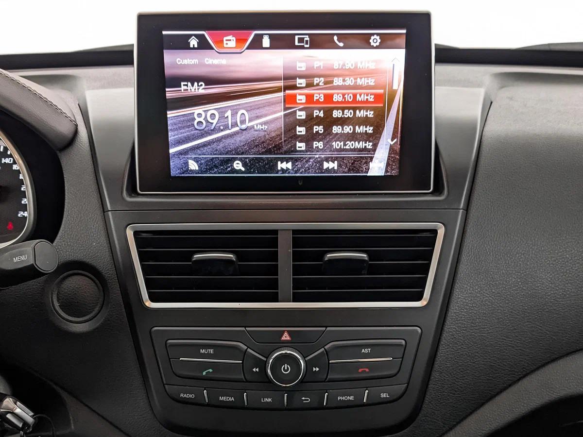 FAW Besturn X40 2023, белый