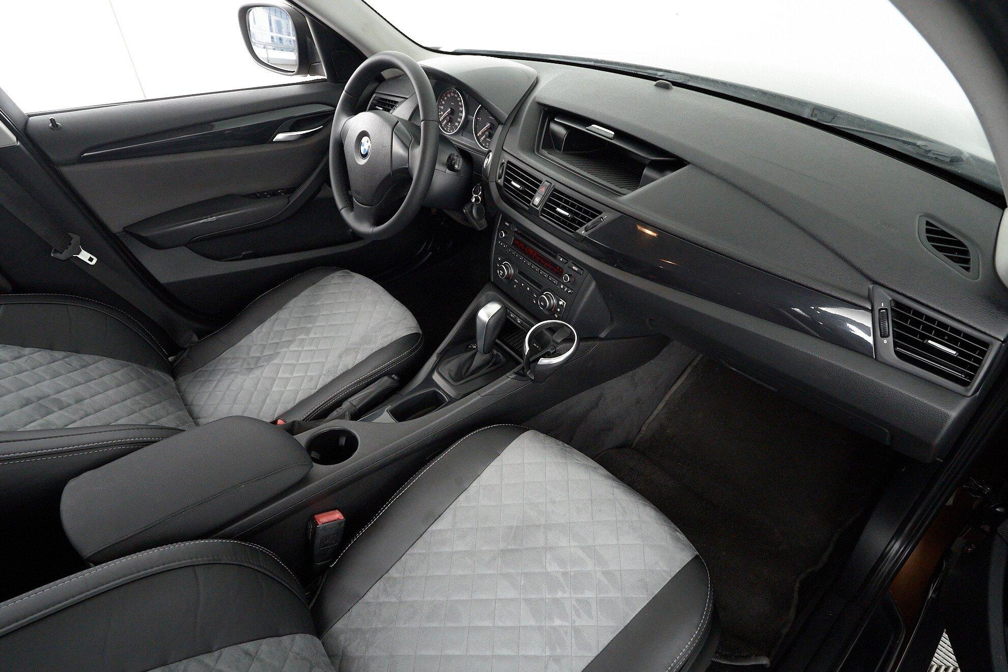 BMW X1 2011, коричневый