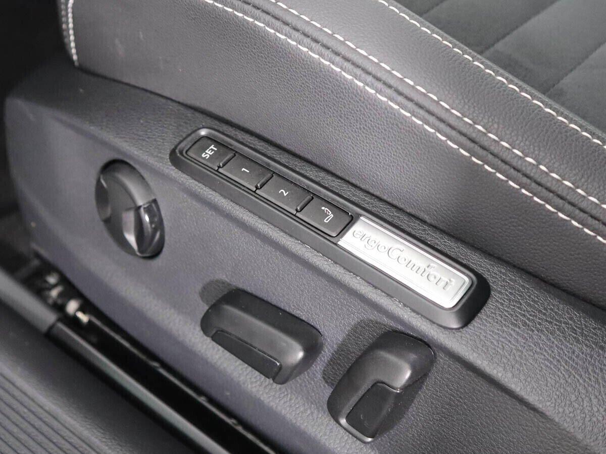 Volkswagen Passat 2021, белый