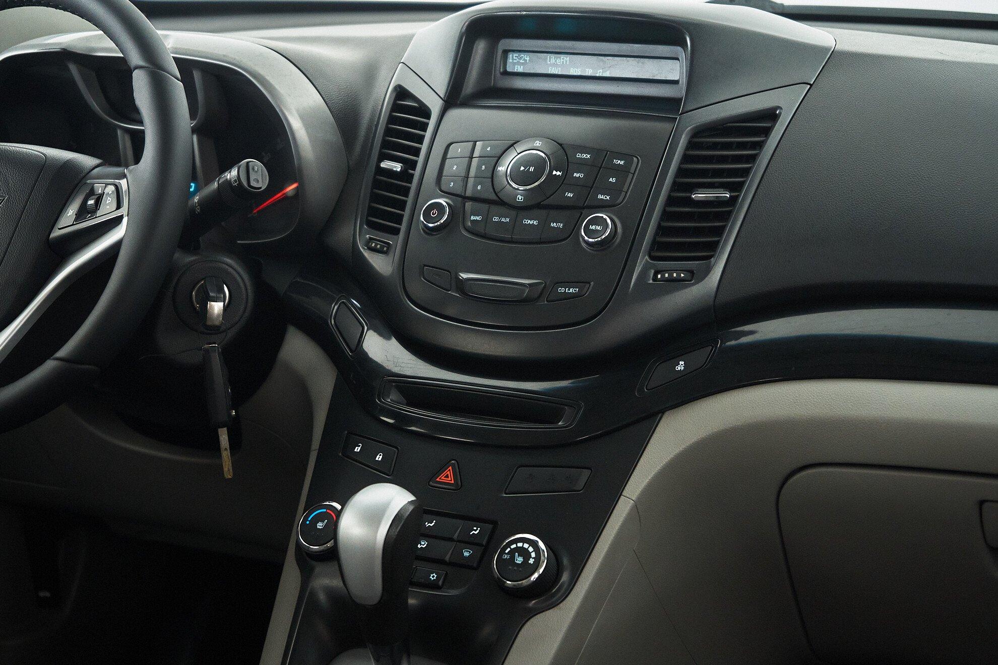 Chevrolet Orlando 2012, серебряный
