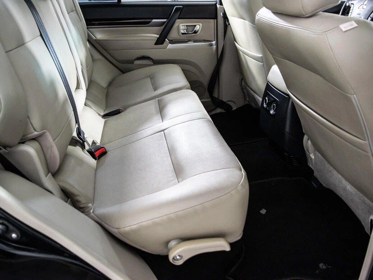 Mitsubishi Pajero 2018, черный