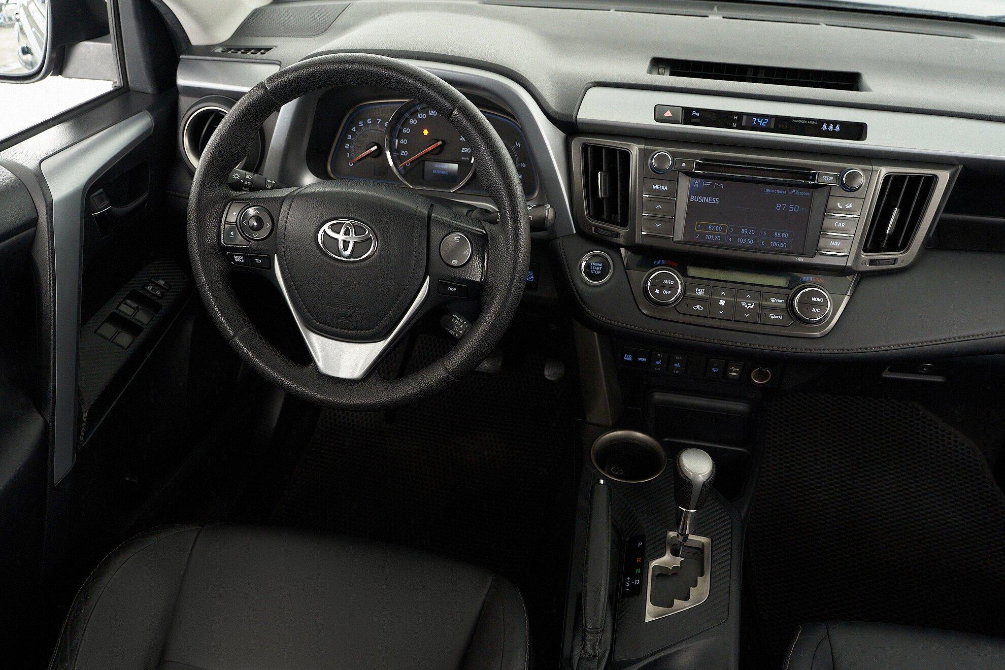 Toyota RAV4 2013, серый