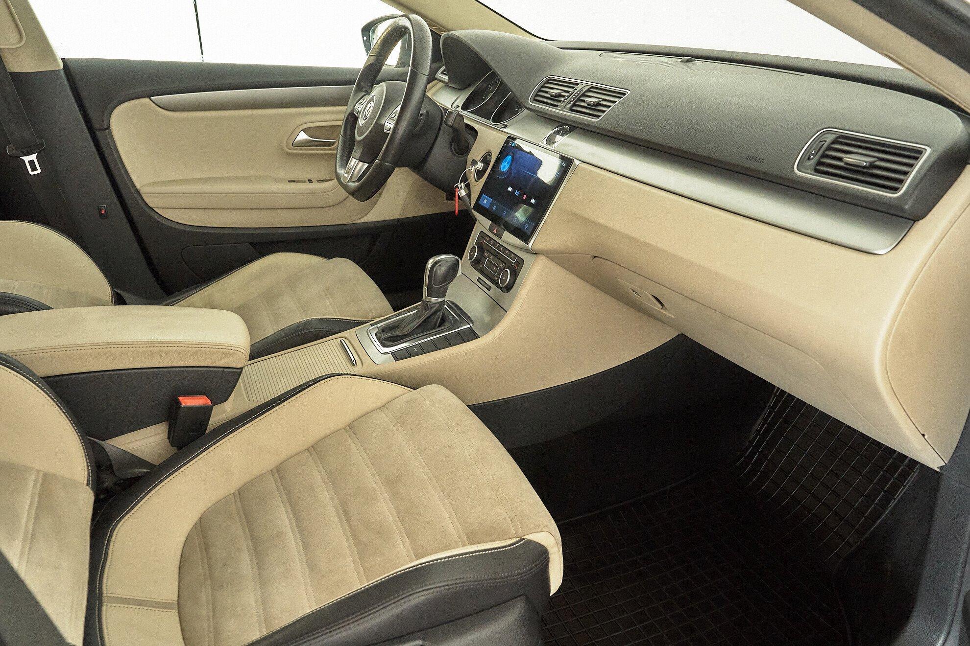 Volkswagen Passat CC 2011, серый
